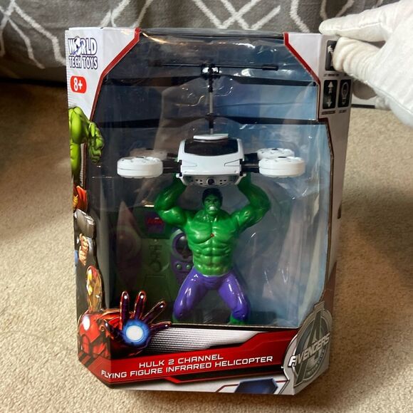 BNWT - MARVEL DISNEY AVENGERS HULK 2 FLYING FIGURINE - Picture 2 of 8